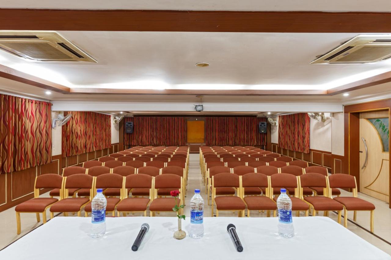 Hotel Woodland Kolhapur Exterior photo