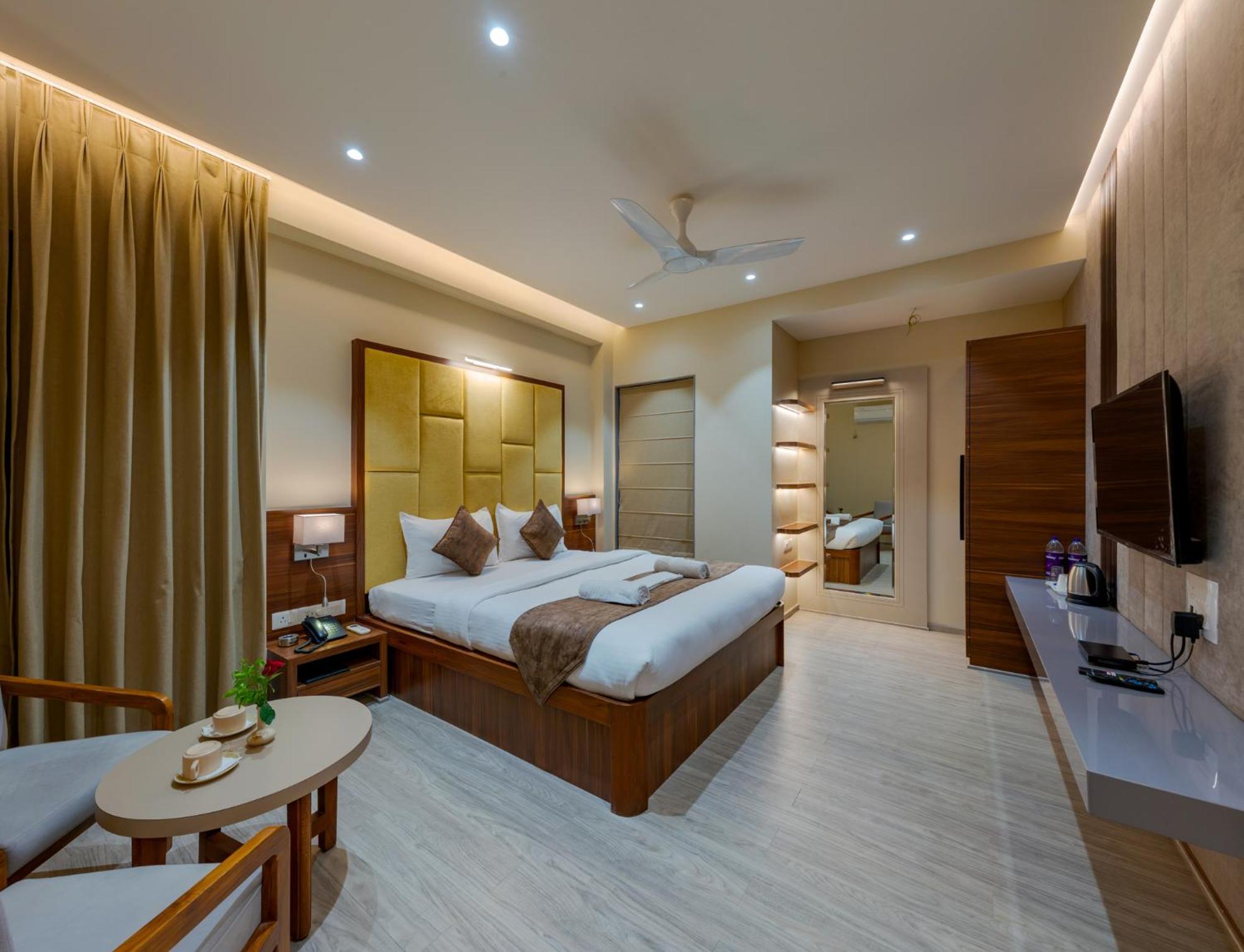 Hotel Woodland Kolhapur Exterior photo