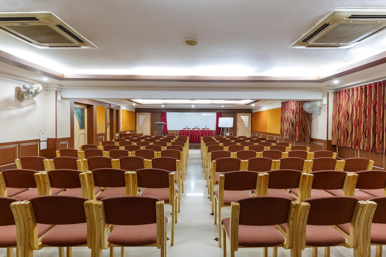 Hotel Woodland Kolhapur Exterior photo