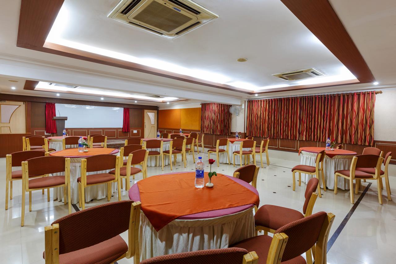 Hotel Woodland Kolhapur Exterior photo