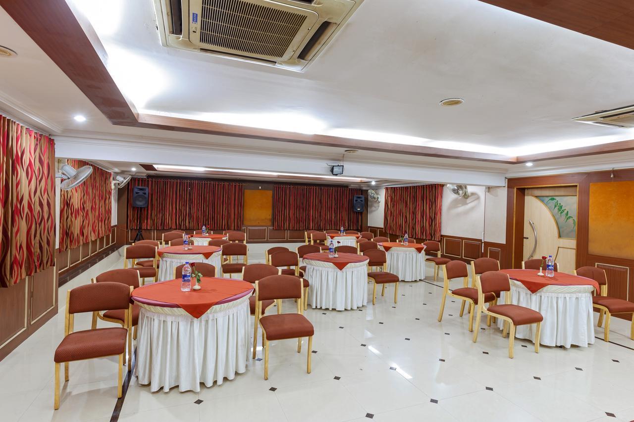 Hotel Woodland Kolhapur Exterior photo